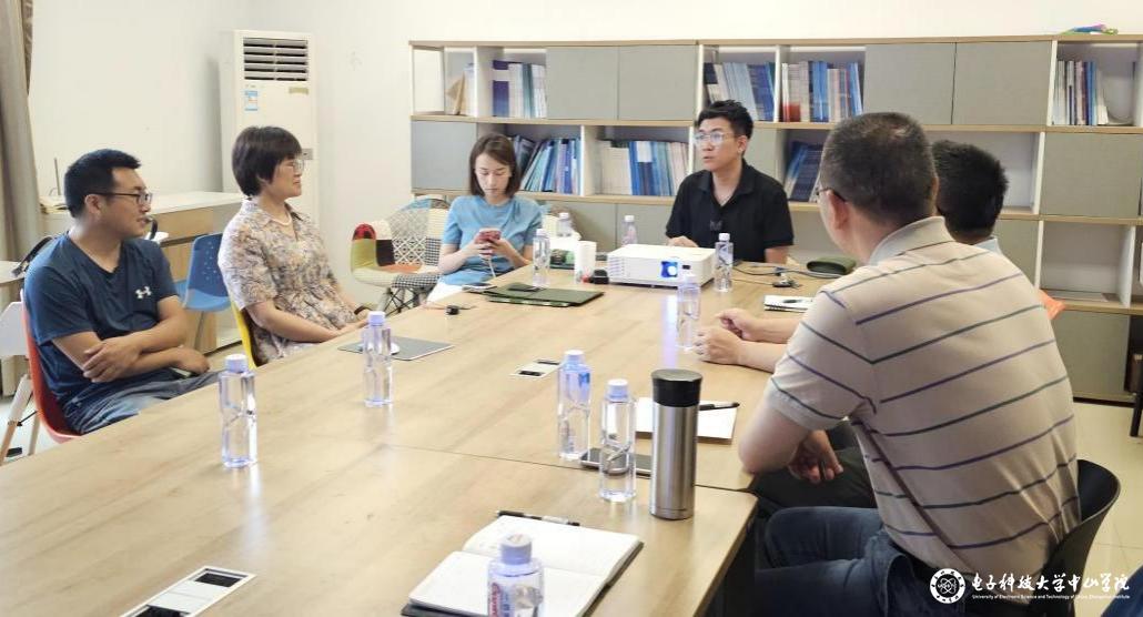 校友向文丰分享实践经验，助力数字营销微专业建设